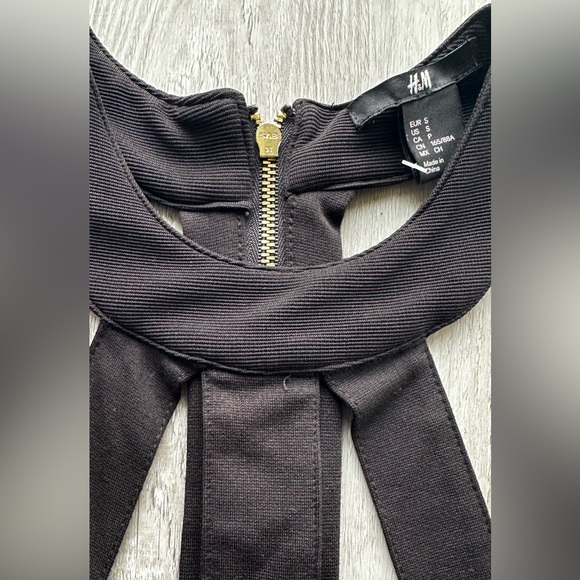 NWOT H&M bandage top size S - Picture 2 of 3